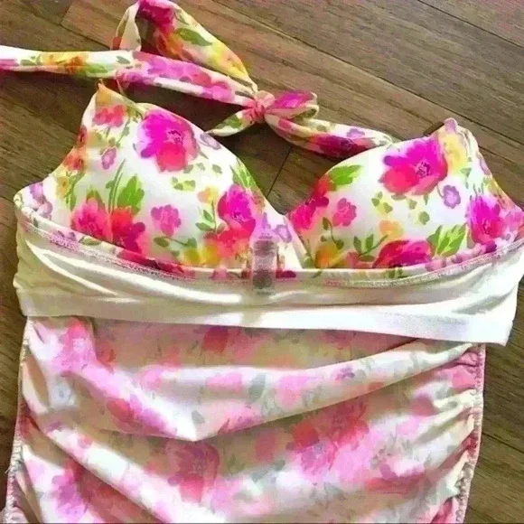 VICTORIA’S SECRET FLORAL SUIM TOP SIZE 32A - Picture 9 of 10